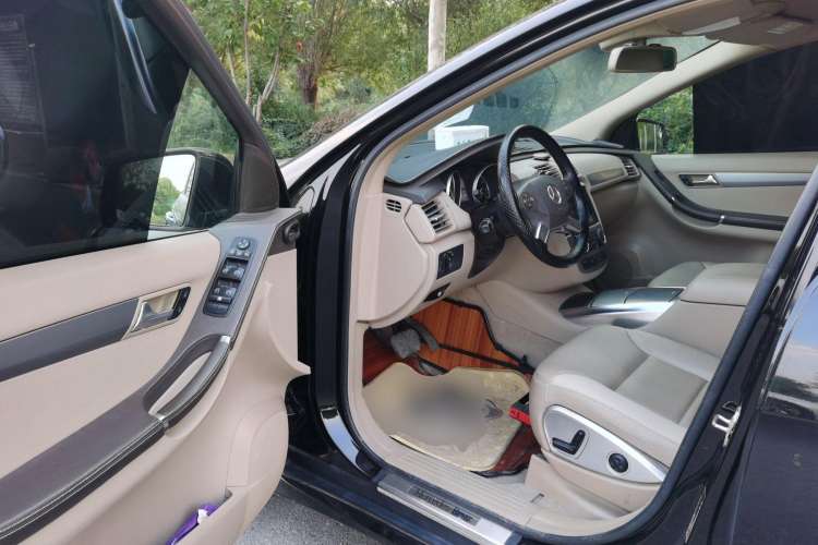 Used Mercedes-Benz R-Class 2011 R 300 L Business Model Driver Seat
