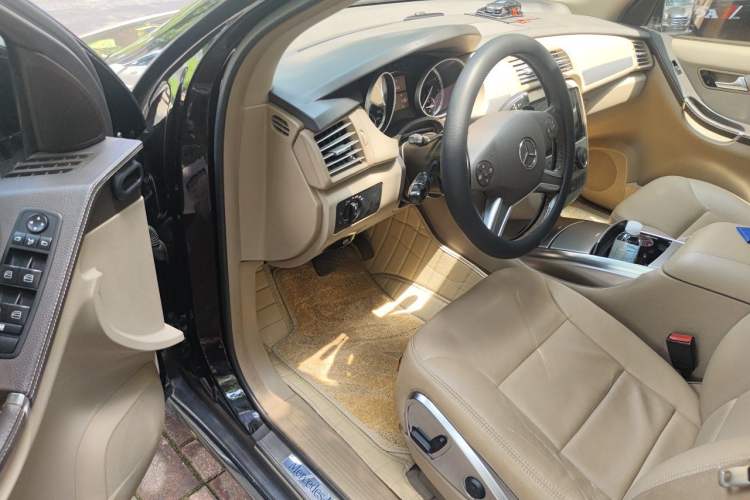 Used Mercedes-Benz R-Class 2011 R 300 L Business Model Driver Seat