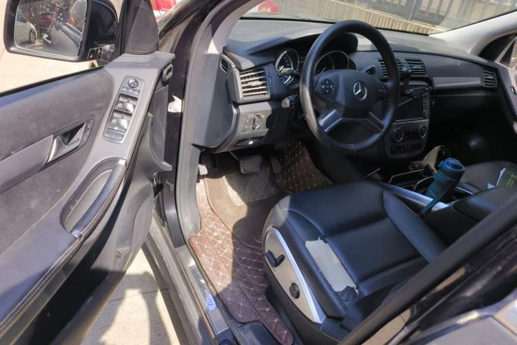 Used Mercedes-Benz R-Class 2011 R 300 L Business Model Driver Seat