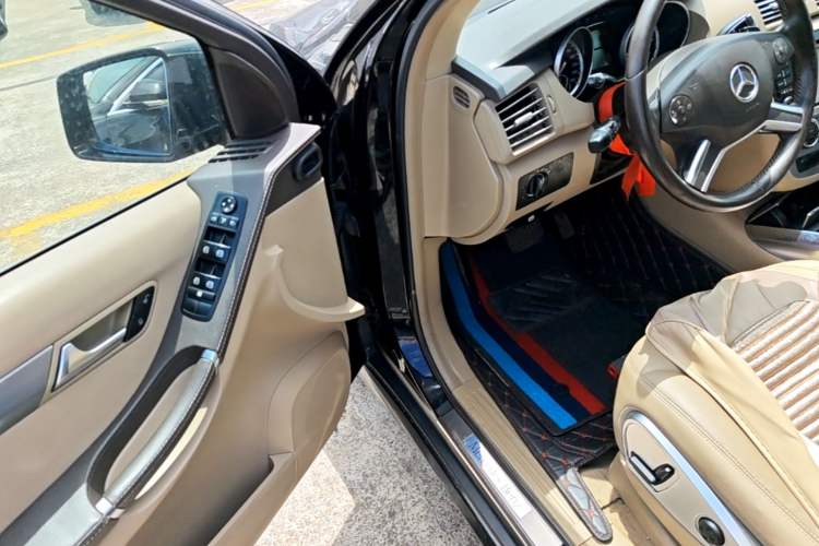 Used Mercedes-Benz R-Class 2011 R 300 L Business Model Driver Seat