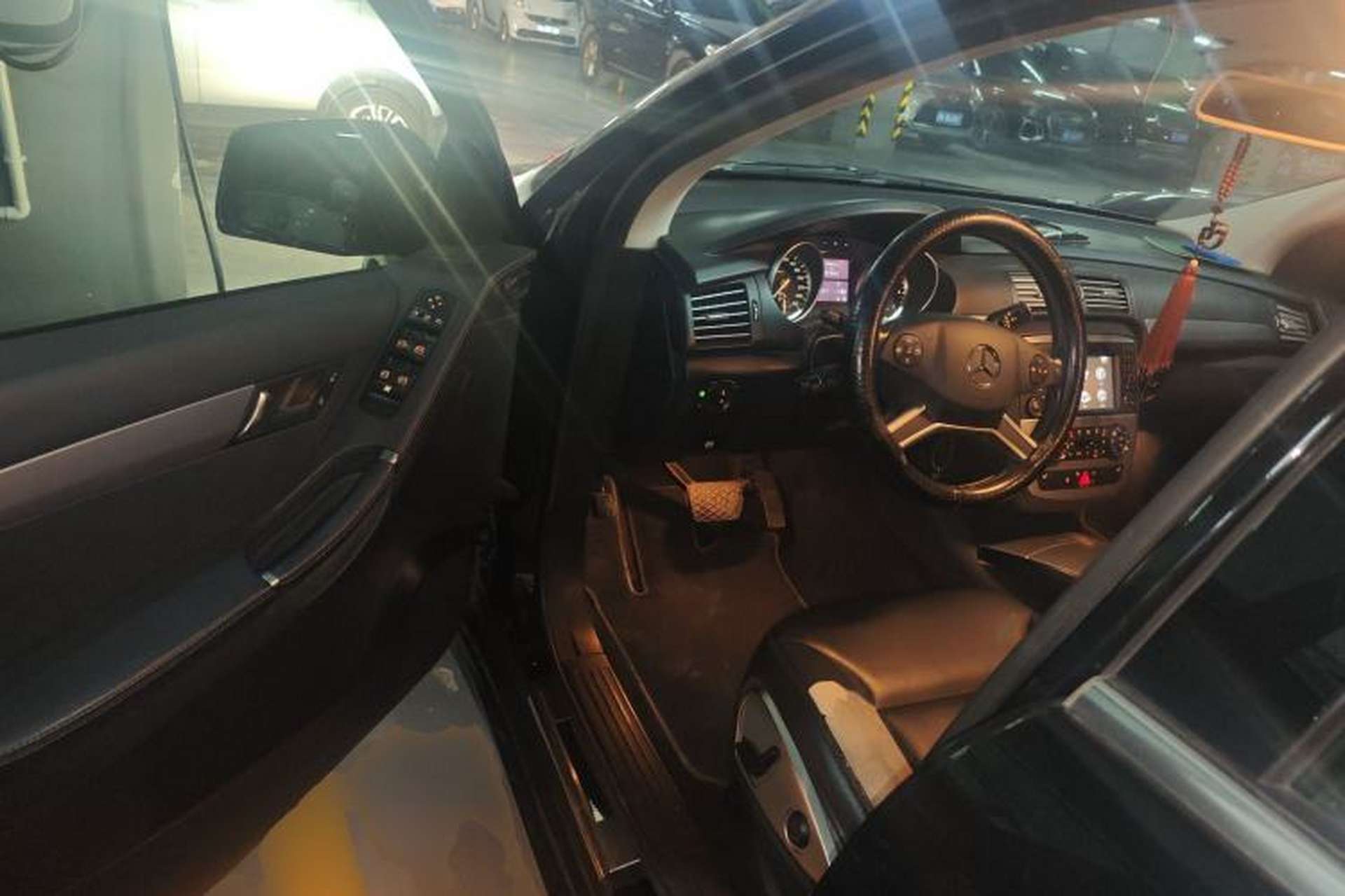 Used Mercedes-Benz R-Class 2011 R 300 L Business Model Driver Seat