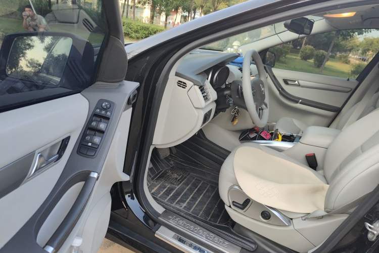 Used Mercedes-Benz R-Class 2011 R 300 L Business Model Driver Seat