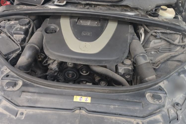 Used Mercedes-Benz R-Class 2011 R 350 L 4MATIC Engine Bay