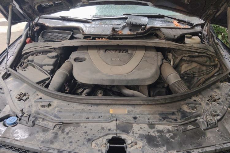 Used Mercedes-Benz R-Class 2011 R 300 L Business Model Engine Bay
