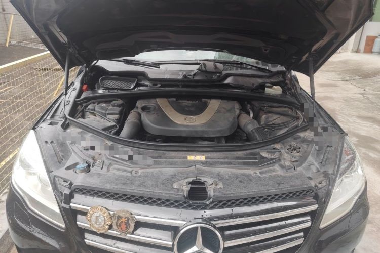 Used Mercedes-Benz R-Class 2011 R 300 L Business Model Engine Bay