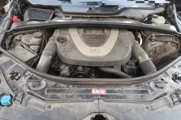 Used Mercedes-Benz R-Class 2011 R 350 L 4MATIC Engine Bay