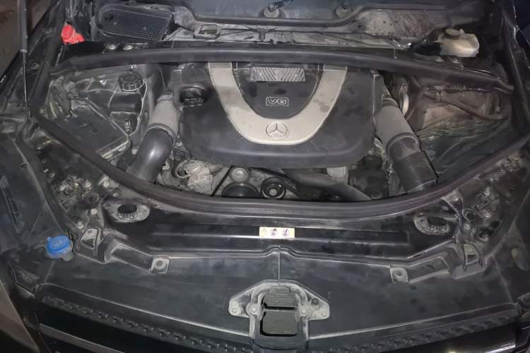Used Mercedes-Benz R-Class 2011 R 350 L 4MATIC Engine Bay