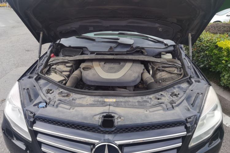 Used Mercedes-Benz R-Class 2011 R 350 L 4MATIC Engine Bay