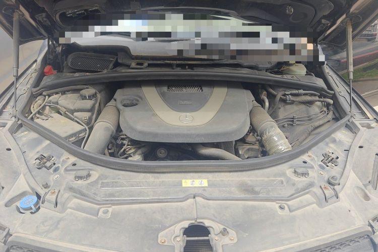 Used Mercedes-Benz R-Class 2011 R 300 L Luxury Model Engine Bay