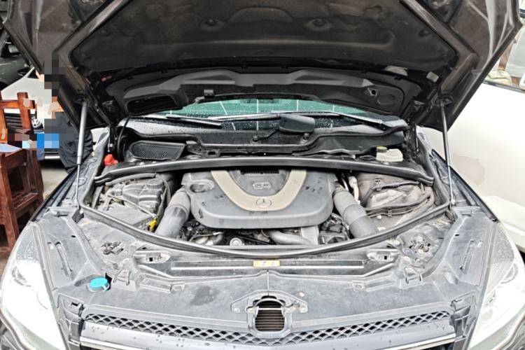 Used Mercedes-Benz R-Class 2011 R 350 L 4MATIC Engine Bay