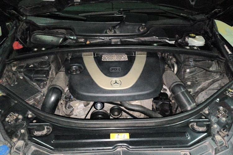 Used Mercedes-Benz R-Class 2011 R 300 L Business Model Engine Bay