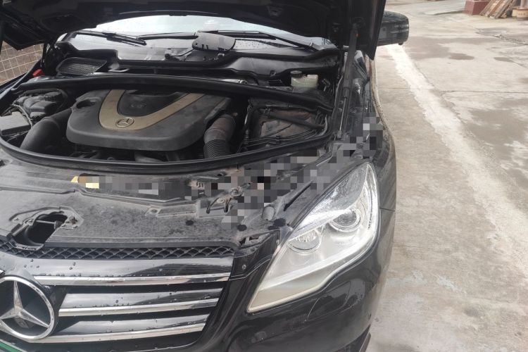 Used Mercedes-Benz R-Class 2011 R 300 L Business Model Engine Bay Left