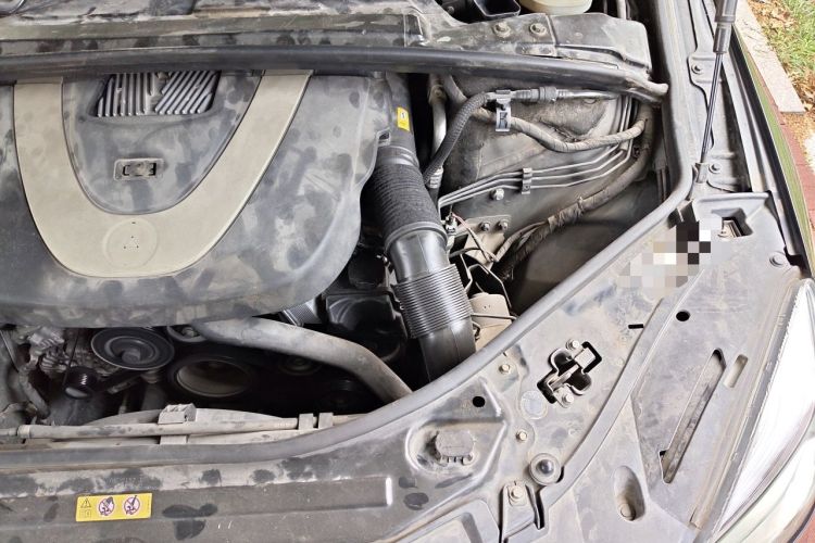 Used Mercedes-Benz R-Class 2011 R 300 L Business Model Engine Bay Left