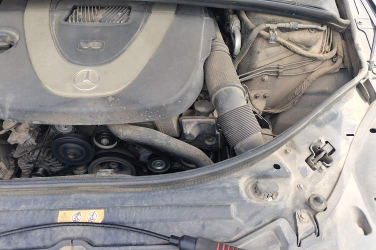Used Mercedes-Benz R-Class 2011 R 300 L Business Model Engine Bay Left