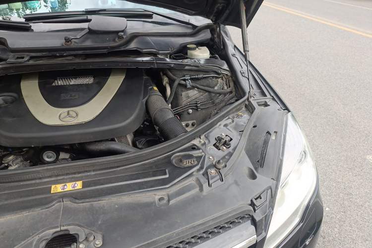 Used Mercedes-Benz R-Class 2011 R 300 L Business Model Engine Bay Left