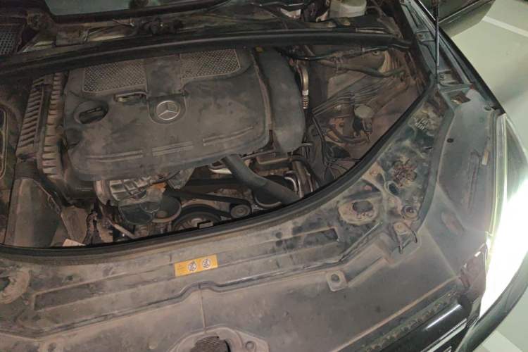 Used Mercedes-Benz R-Class 2011 R 350 L 4MATIC Engine Bay Left