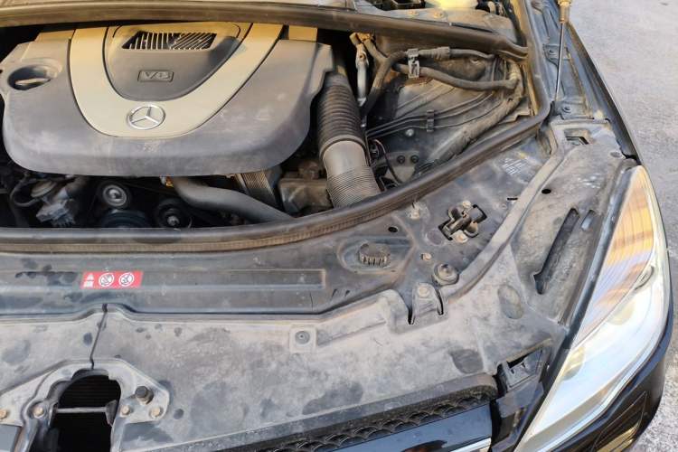 Used Mercedes-Benz R-Class 2011 R 300 L Business Model Engine Bay Left