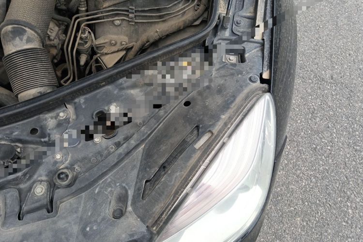Used Mercedes-Benz R-Class 2011 R 300 L Business Model Engine Bay Left
