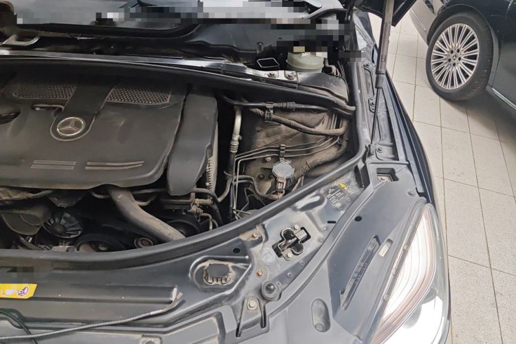 Used Mercedes-Benz R-Class 2011 R 350 L 4MATIC Engine Bay Left