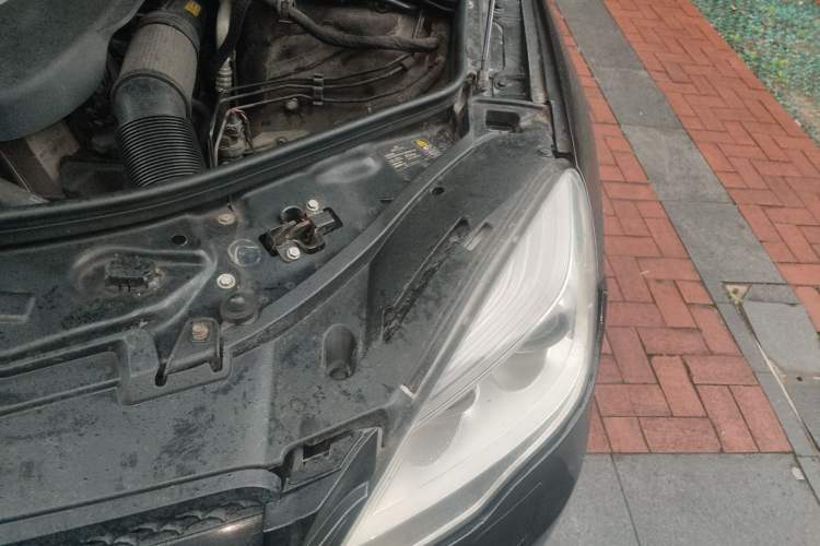 Used Mercedes-Benz R-Class 2011 R 300 L Business Model Engine Bay Left