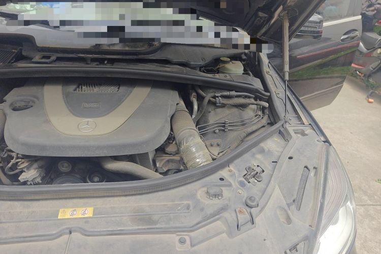 Used Mercedes-Benz R-Class 2011 R 300 L Luxury Model Engine Bay Left