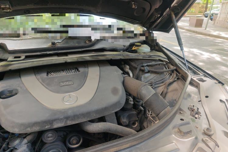 Used Mercedes-Benz R-Class 2011 R 300 L Business Model Engine Bay Left