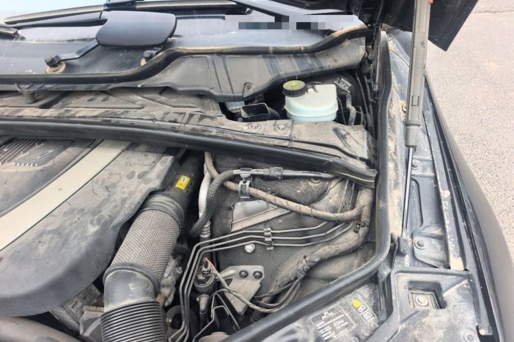 Used Mercedes-Benz R-Class 2011 R 300 L Business Model Engine Bay Left