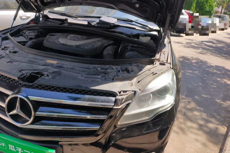 Used Mercedes-Benz R-Class 2011 R 300 L Business Model Engine Bay Left