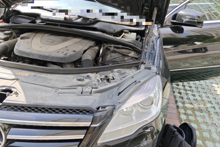 Used Mercedes-Benz R-Class 2011 R 300 L Business Model Engine Bay Left