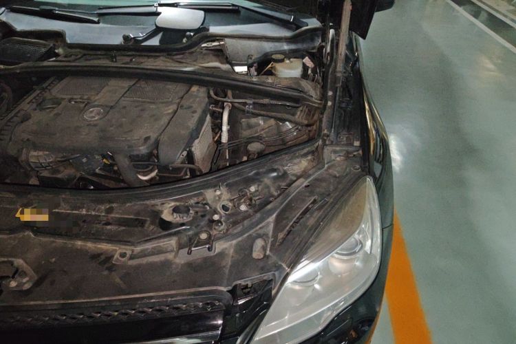 Used Mercedes-Benz R-Class 2011 R 350 L 4MATIC Engine Bay Left