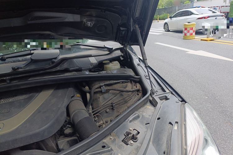 Used Mercedes-Benz R-Class 2011 R 300 L Business Model Engine Bay Left