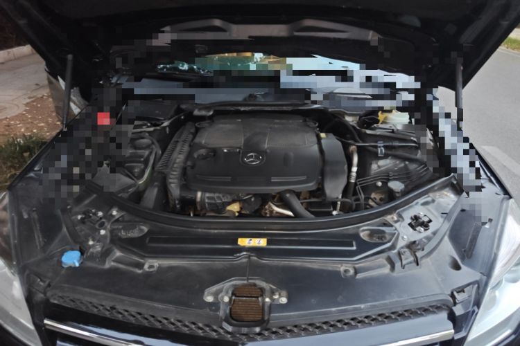 Used Mercedes-Benz R-Class 2011 R 350 L 4MATIC Engine Bay