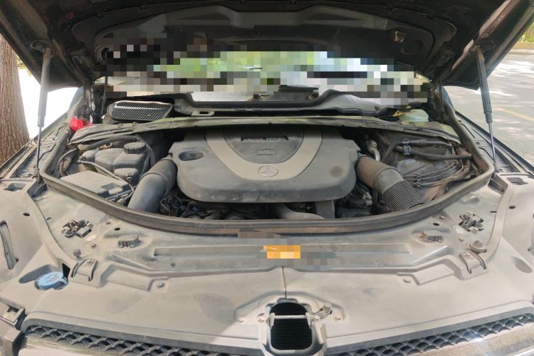 Used Mercedes-Benz R-Class 2011 R 300 L Business Model Engine Bay