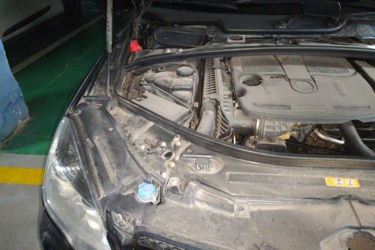 Used Mercedes-Benz R-Class 2011 R 350 L 4MATIC Engine Bay Right