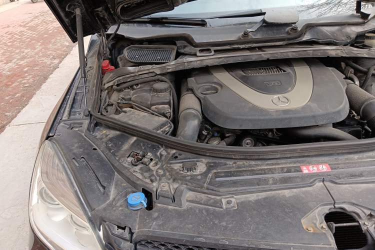 Used Mercedes-Benz R-Class 2011 R 350 L 4MATIC Engine Bay Right
