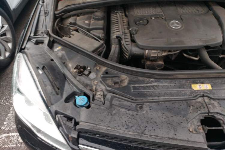 Used Mercedes-Benz R-Class 2011 R 350 L 4MATIC Engine Bay Right