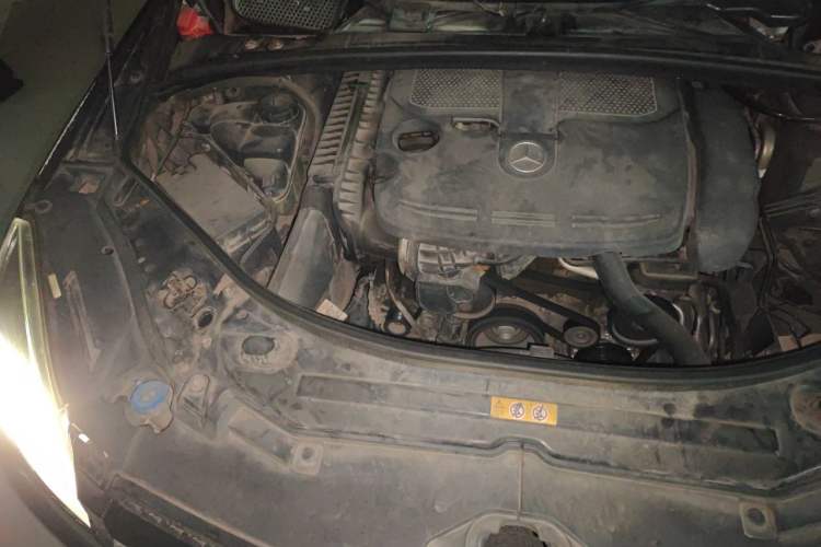 Used Mercedes-Benz R-Class 2011 R 350 L 4MATIC Engine Bay Right