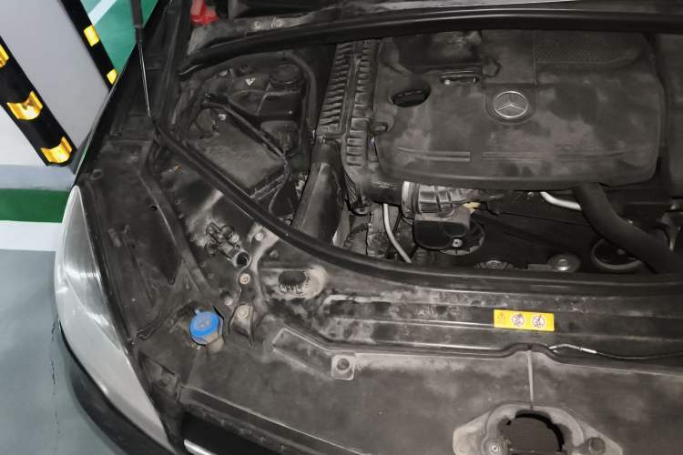 Used Mercedes-Benz R-Class 2011 R 350 L 4MATIC Engine Bay Right