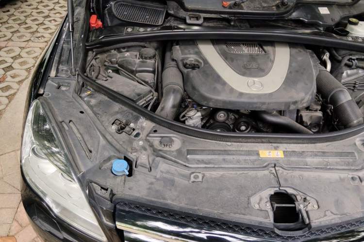 Used Mercedes-Benz R-Class 2011 R 300 L Business Model Engine Bay Right