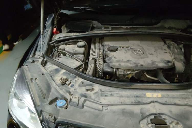 Used Mercedes-Benz R-Class 2011 R 350 L 4MATIC Engine Bay Right