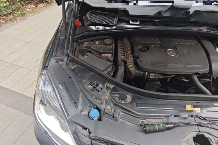 Used Mercedes-Benz R-Class 2011 R 350 L 4MATIC Engine Bay Right