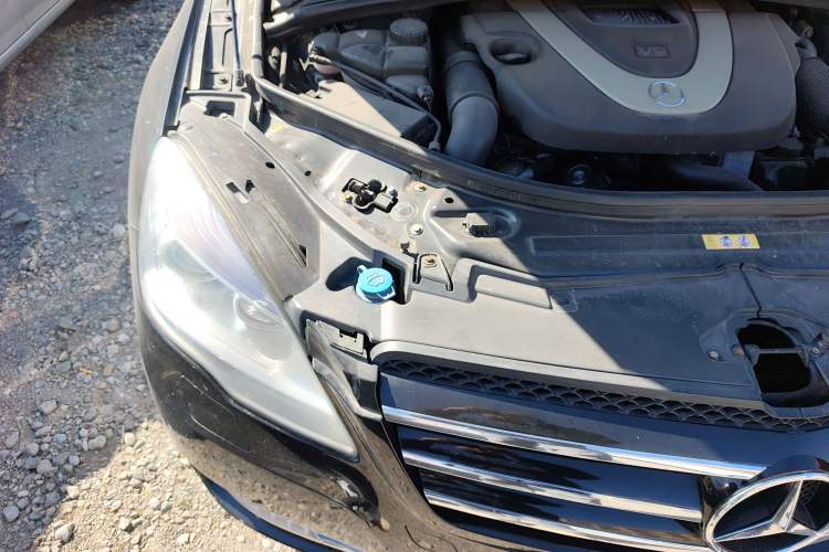 Used Mercedes-Benz R-Class 2011 R 300 L Business Model Engine Bay Right