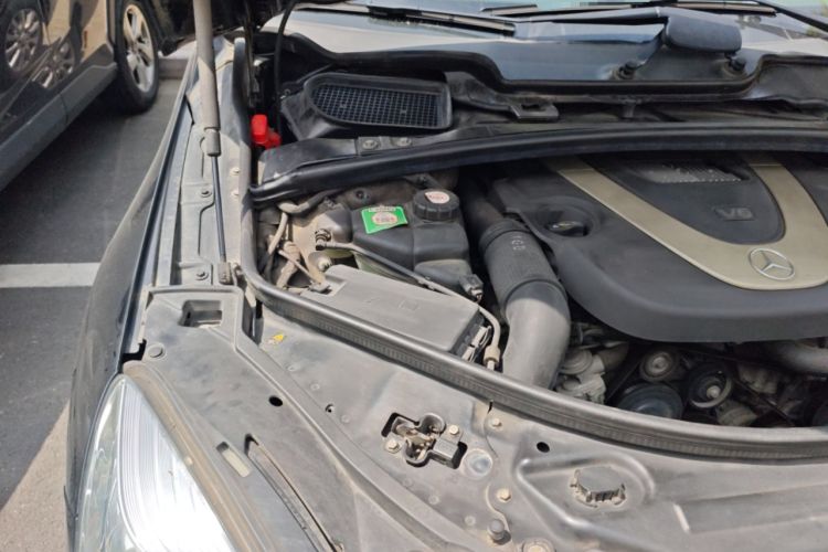 Used Mercedes-Benz R-Class 2011 R 300 L Business Model Engine Bay Right