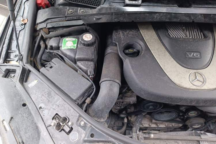 Used Mercedes-Benz R-Class 2011 R 300 L Business Model Engine Bay Right