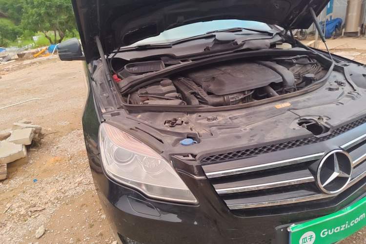 Used Mercedes-Benz R-Class 2011 R 350 L 4MATIC Engine Bay Right