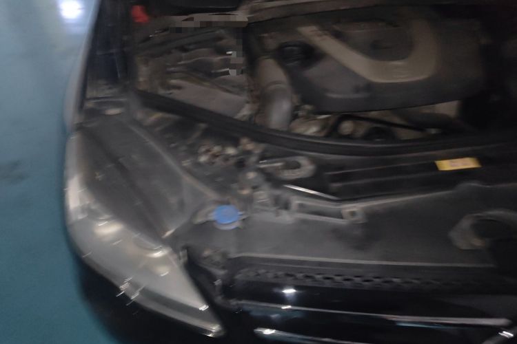 Used Mercedes-Benz R-Class 2011 R 300 L Business Model Engine Bay Right