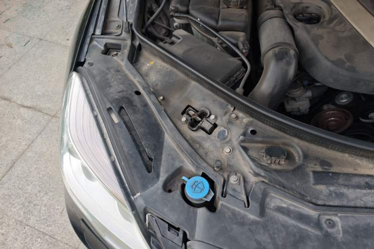 Used Mercedes-Benz R-Class 2011 R 300 L Business Model Engine Bay Right