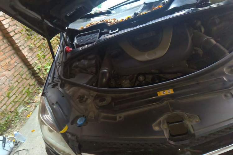 Used Mercedes-Benz R-Class 2011 R 300 L Business Model Engine Bay Right