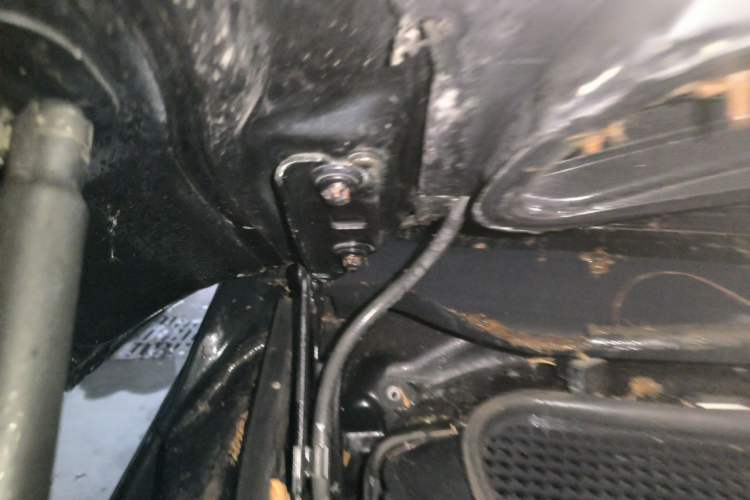 Used Mercedes-Benz R-Class 2011 R 300 L Business Model Engine Bay Right