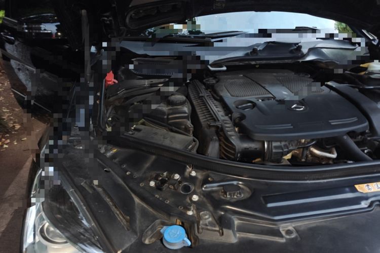 Used Mercedes-Benz R-Class 2011 R 350 L 4MATIC Engine Bay Right